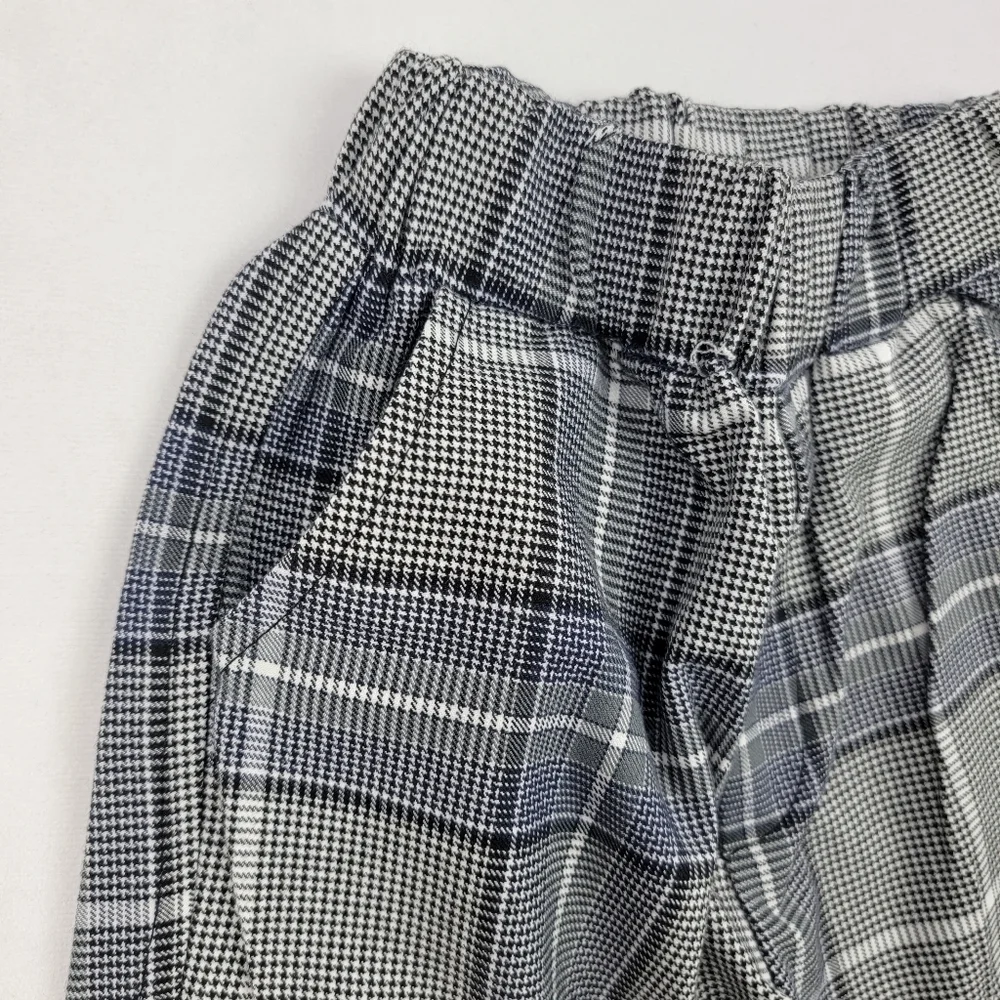 NWT‎ heavy plaid cargo utility outfit with convertable jogger pants